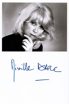 Autographe de Mireille Darc